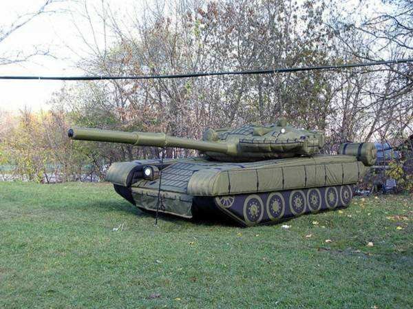 内蒙古陆地军事假目标坦克